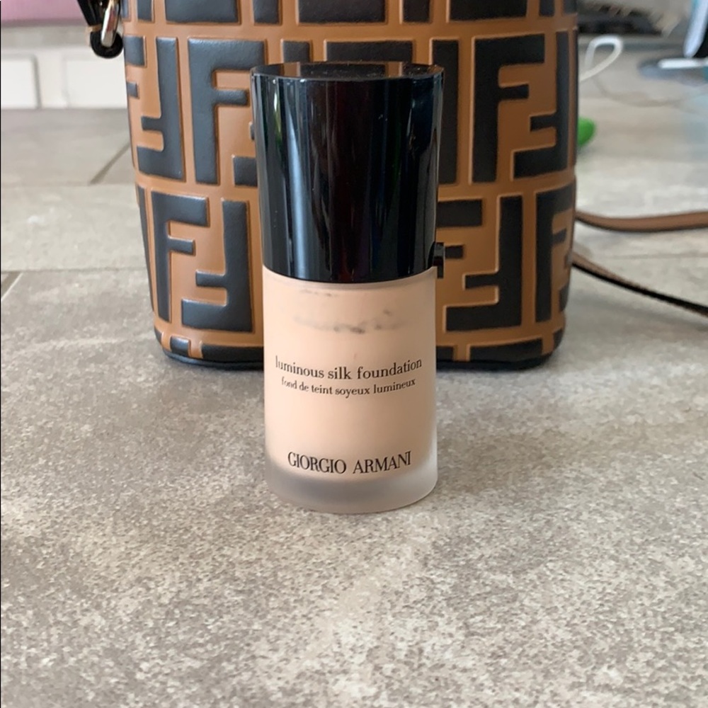 Giorgio Armani Luminous Silk Foundation Shade 5